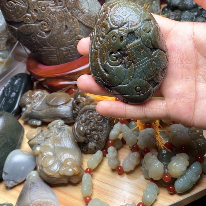 和田玉未镶嵌挂件