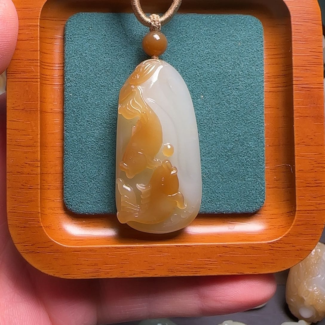 和田玉（糖玉）颈饰未镶嵌静