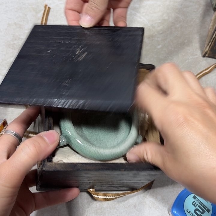 何***马瓷器工艺美术作品瓷器工艺美术作品