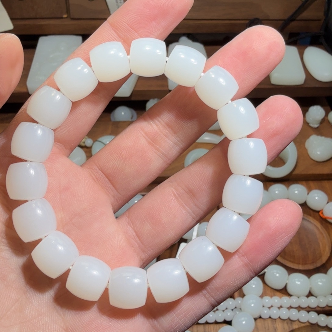 海***阳和田玉未镶嵌颈饰