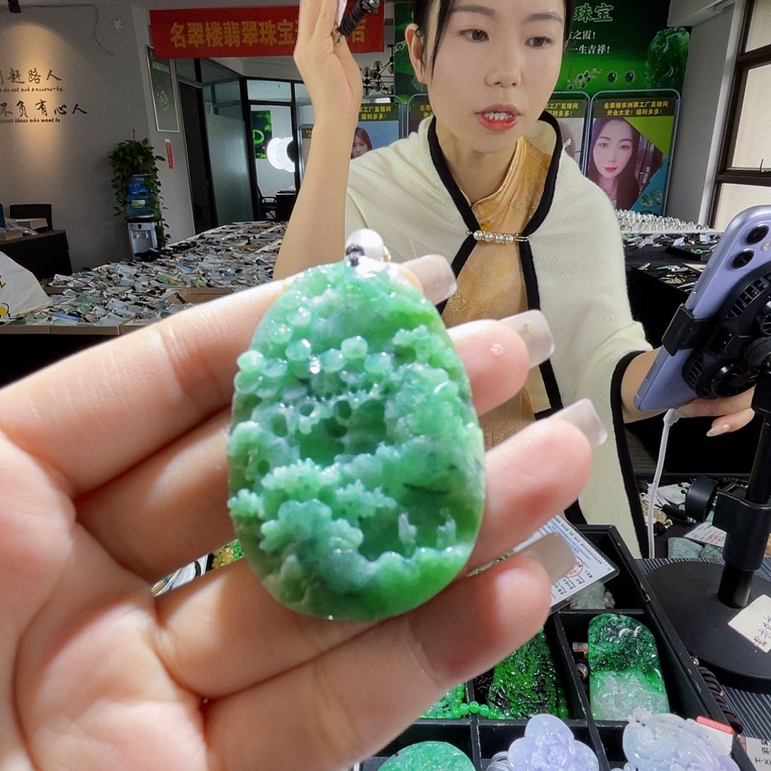 颈饰未镶嵌翡翠一