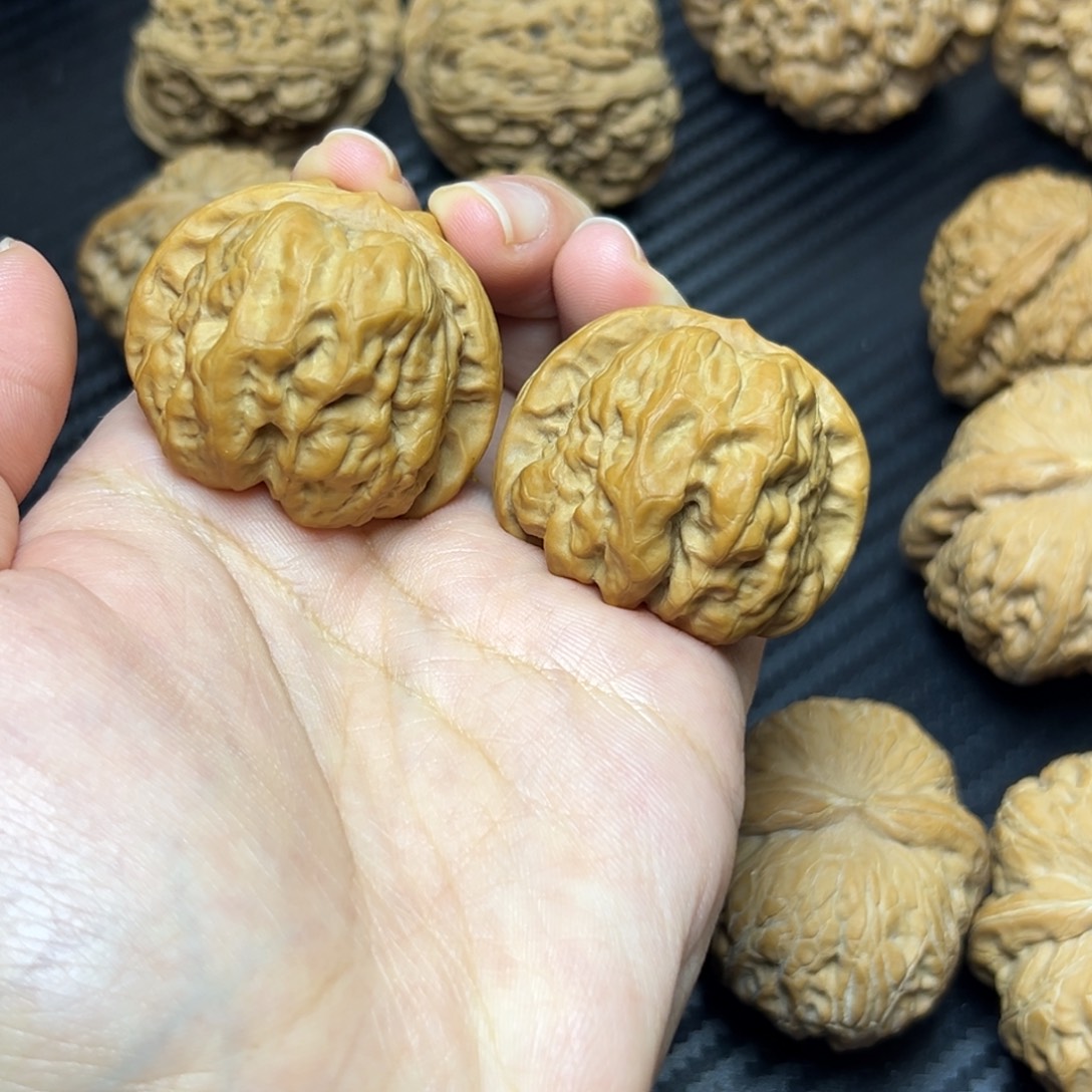 秦***枫文玩核桃吊坠蛤蟆头39