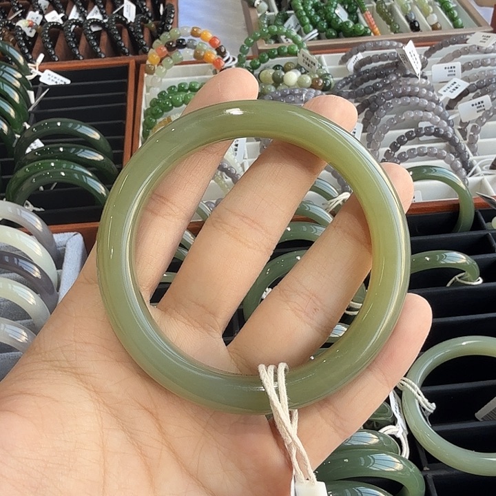 和田玉手镯未镶嵌空*A0010-61