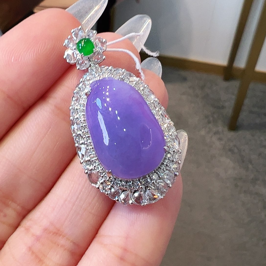 翡翠吊坠(不含链)18K金镶嵌最***排翡翠