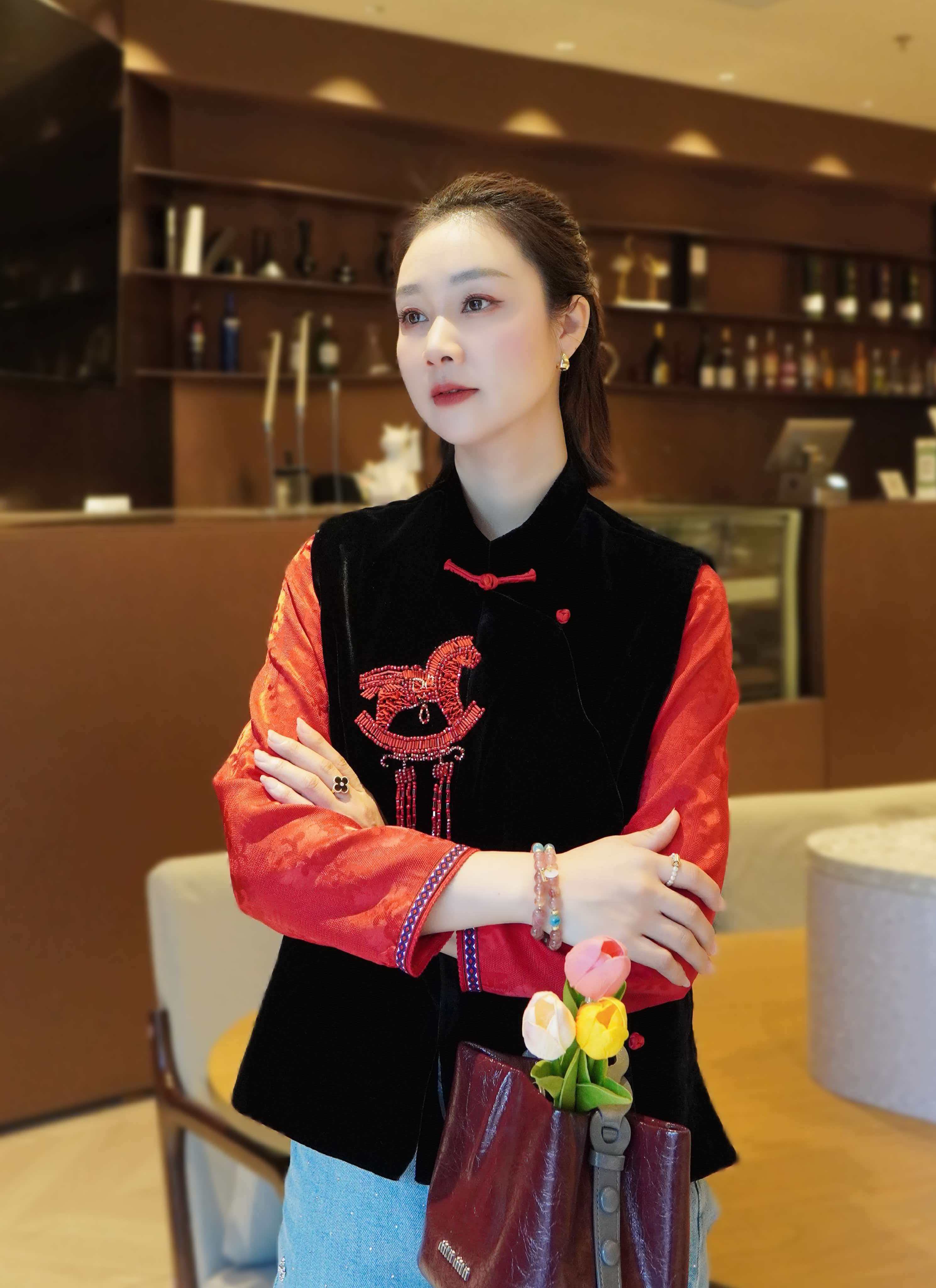 【旋转木马】君与墨家高定桑蚕丝丝绒重工订珠小马新中式国风上衣