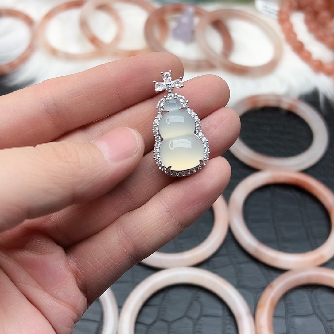玛瑙/玉髓颈饰合金