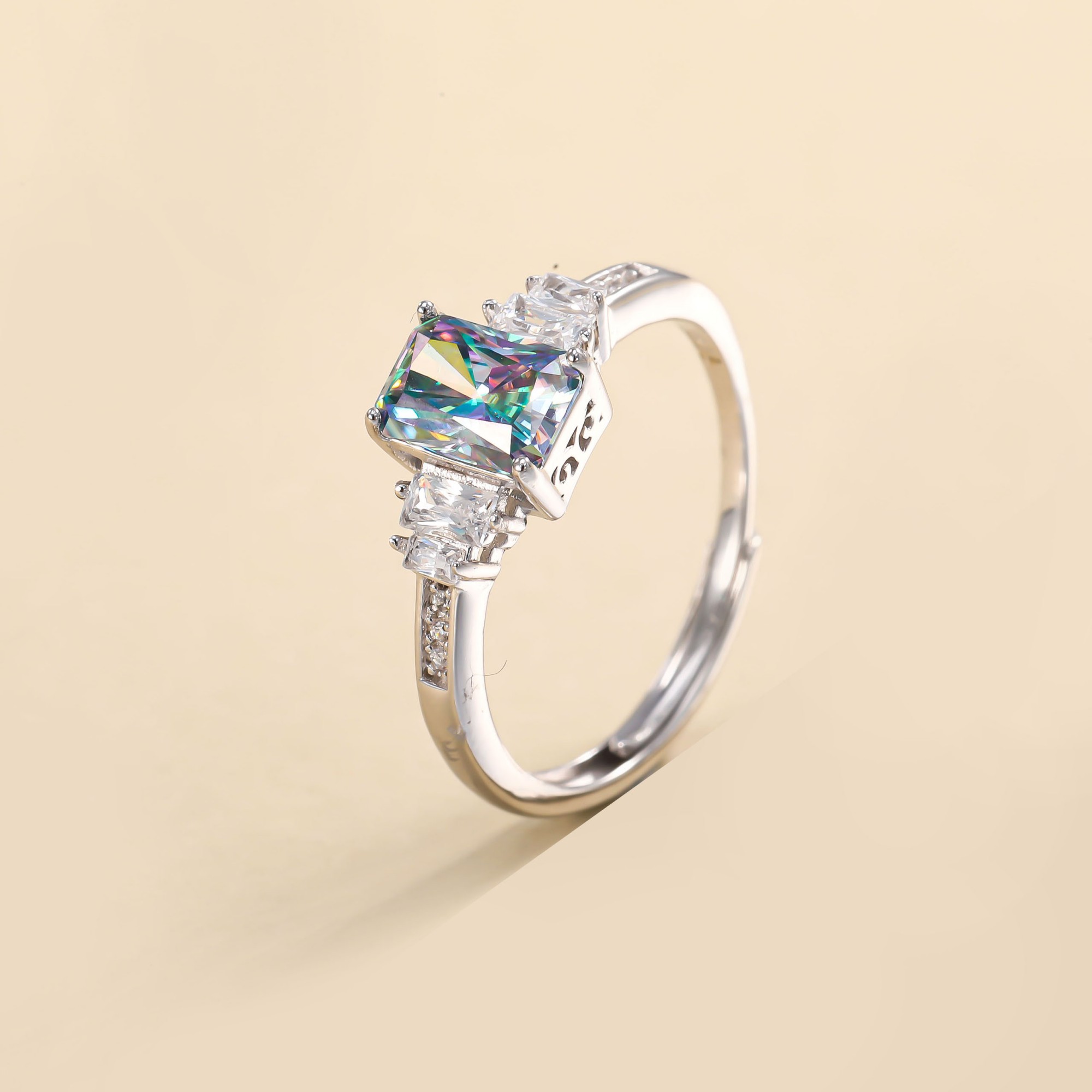 925银莫桑石戒指 木木（M368）全银1克拉彩莫桑时尚长方形开口戒指 