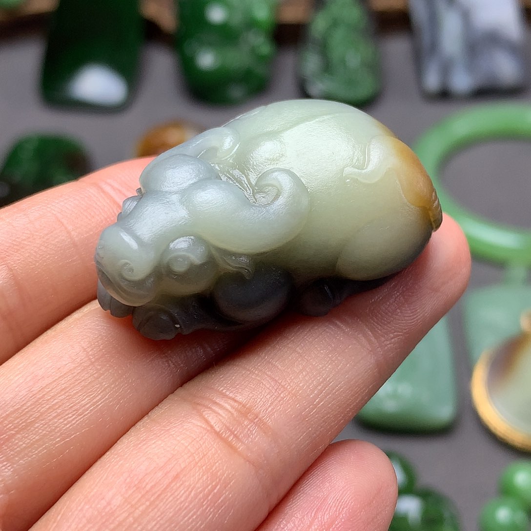 和田玉颈饰未镶嵌