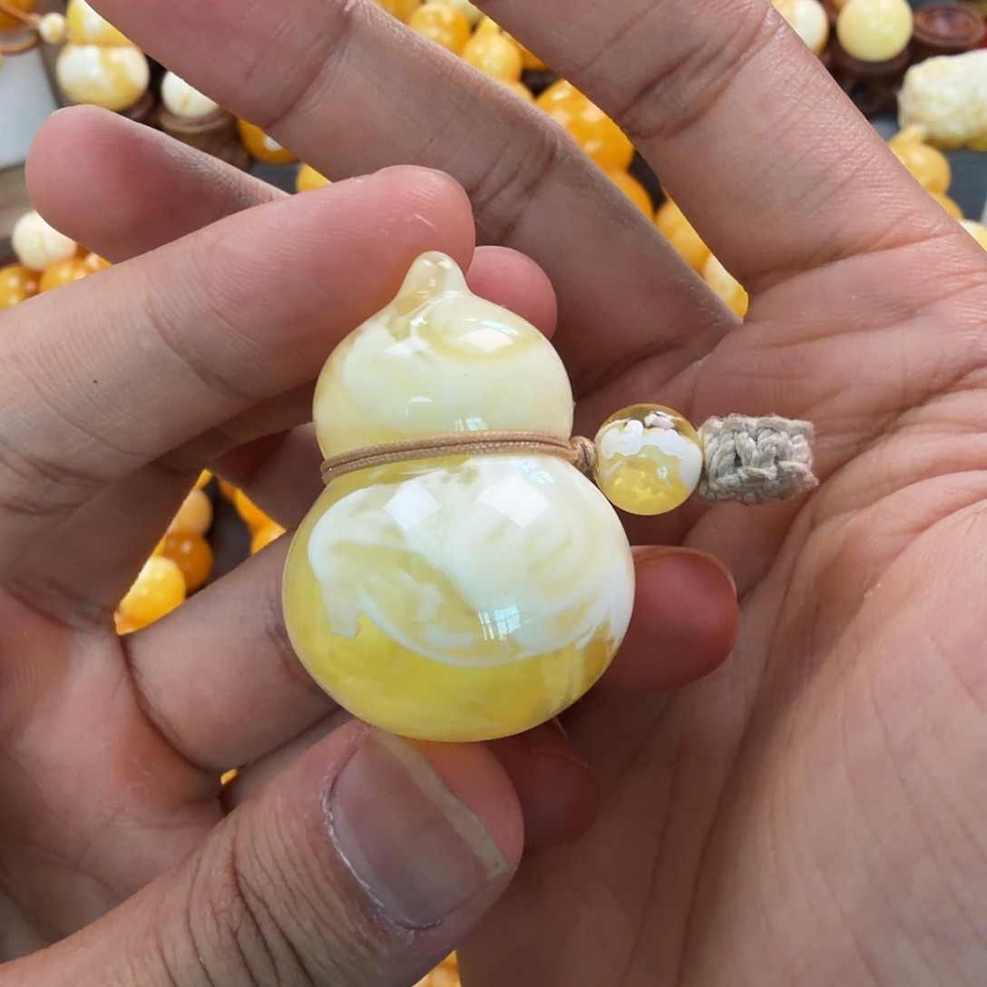 琥珀未镶嵌珠宝奇石13g