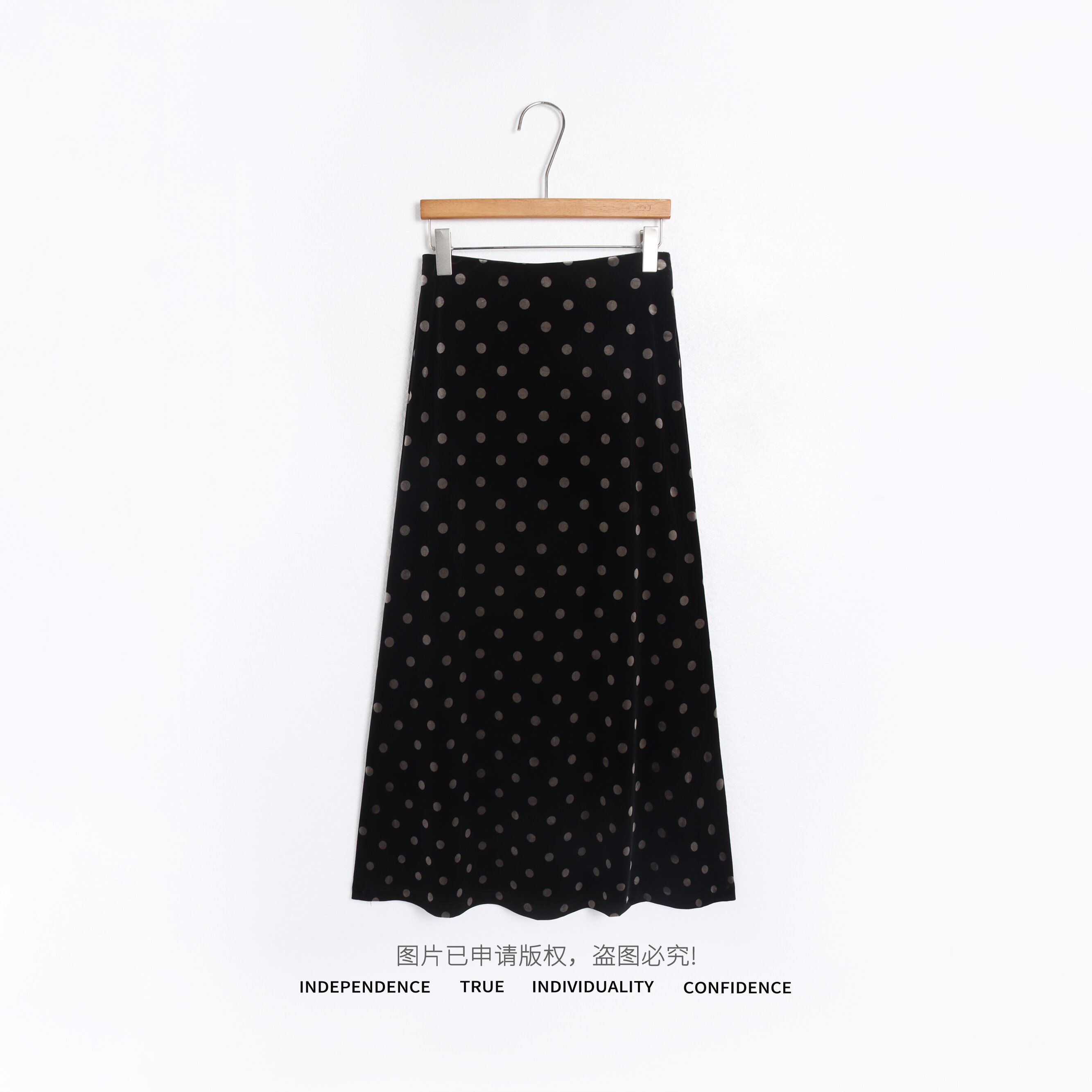 温温现货【墨染】波点丝绒鱼尾半身裙秋季气质中长款优雅裙子397461