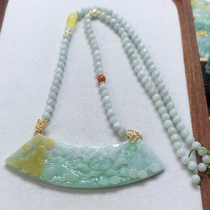 翡翠颈饰未镶嵌吊坠