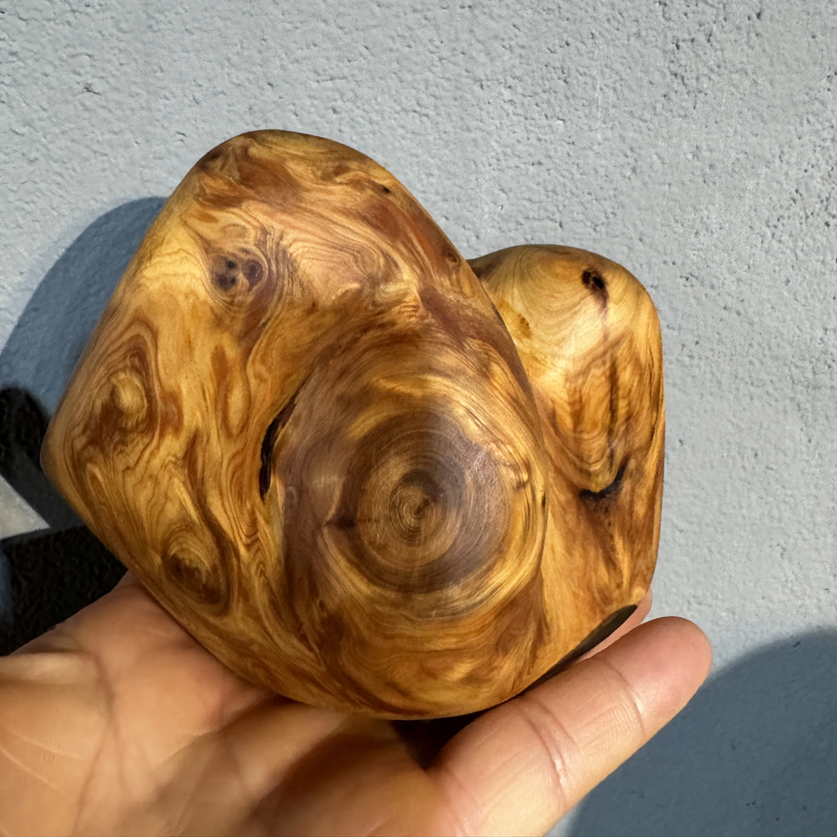 香樟木！原木原色！香味浓郁！纹路清晰！油性十足！手把玩