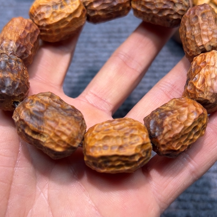 柏木（崖柏）陈化老料手串把件 