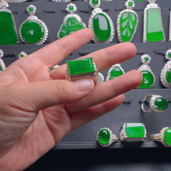 翡翠戒指未镶嵌翡翠戒指