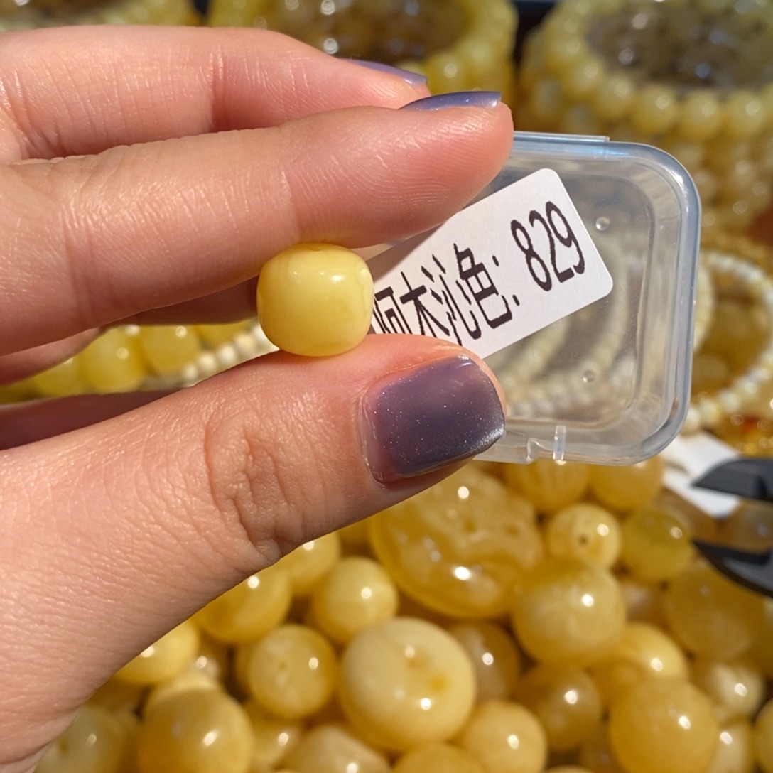 琥珀未镶嵌珠宝奇石829