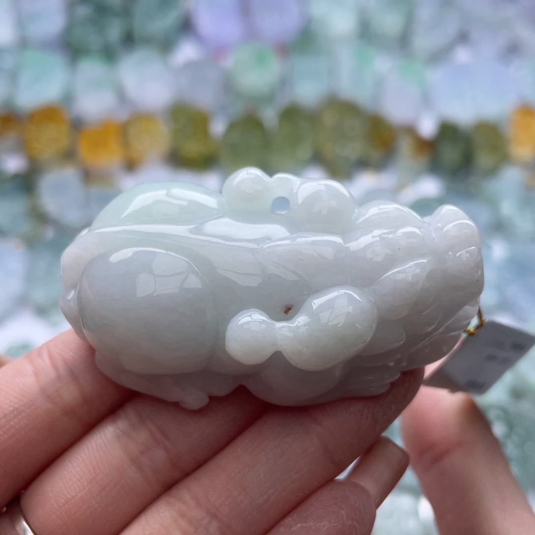 翡翠颈饰未镶嵌貔貅