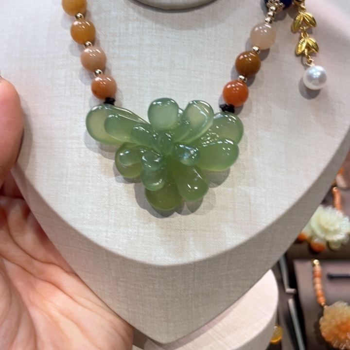 蛇纹石玉未镶嵌吊坠(赠链)