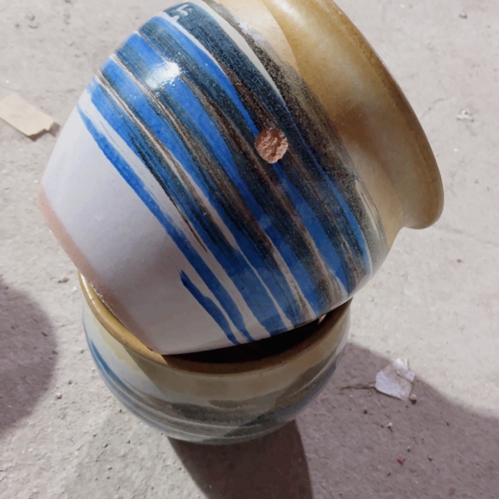 红陶口径20高度19两只小瑕疵