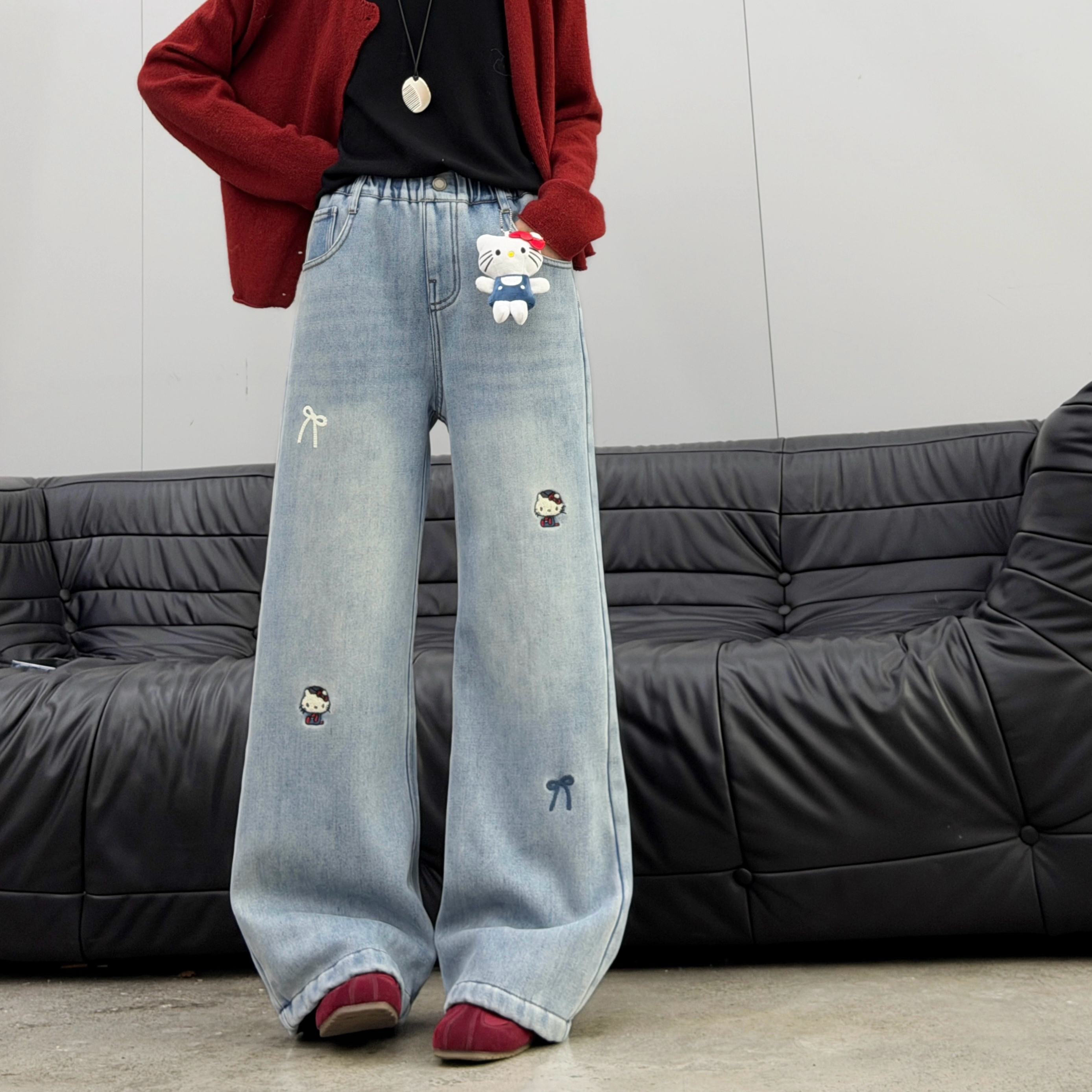 中大童女童裤子冬季新款百搭加绒显瘦一体绒浅色刺绣牛仔裤25381