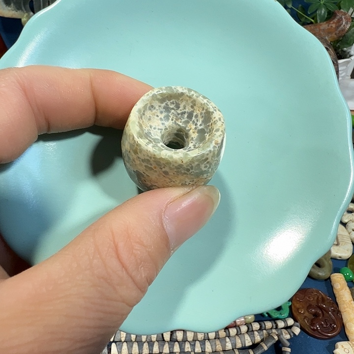 透闪石质玉未镶嵌挂件