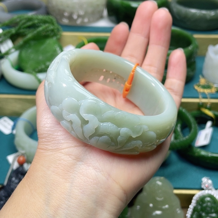 和田玉手镯55+圈口 编号58未镶嵌