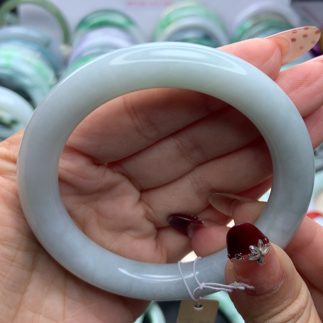 翡翠手镯未镶嵌60.5圈口