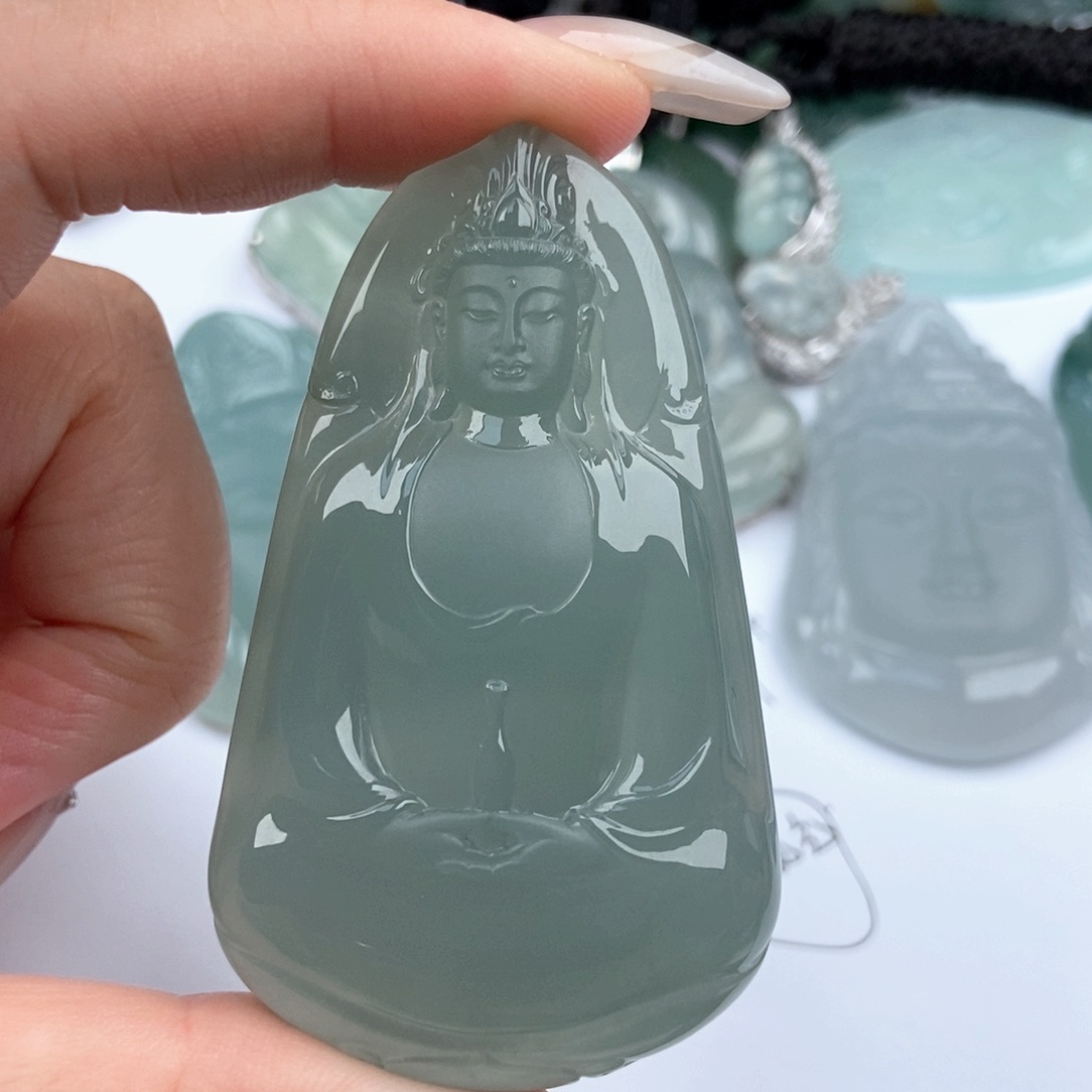 翡翠颈饰未镶嵌奥**曼