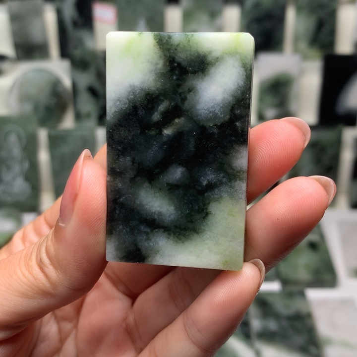 独山玉颈饰未镶嵌