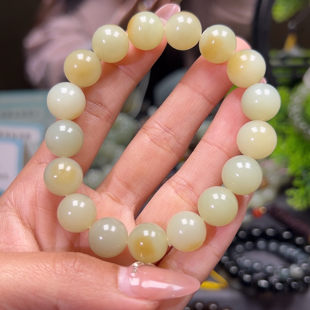 +***)和田玉未镶嵌手串