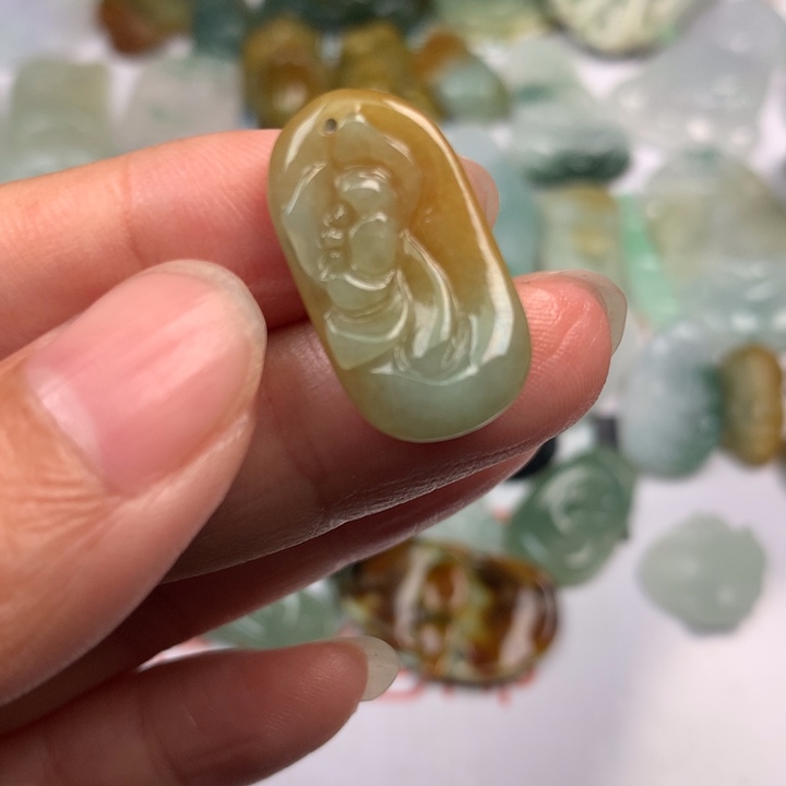 翡翠未镶嵌颈饰翡翠