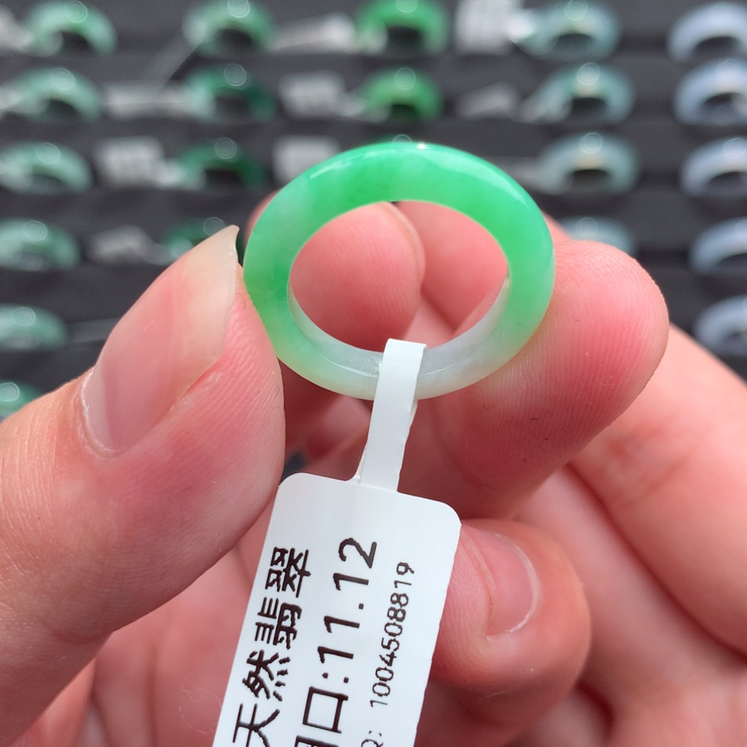 翡翠戒指未镶嵌用****9天然