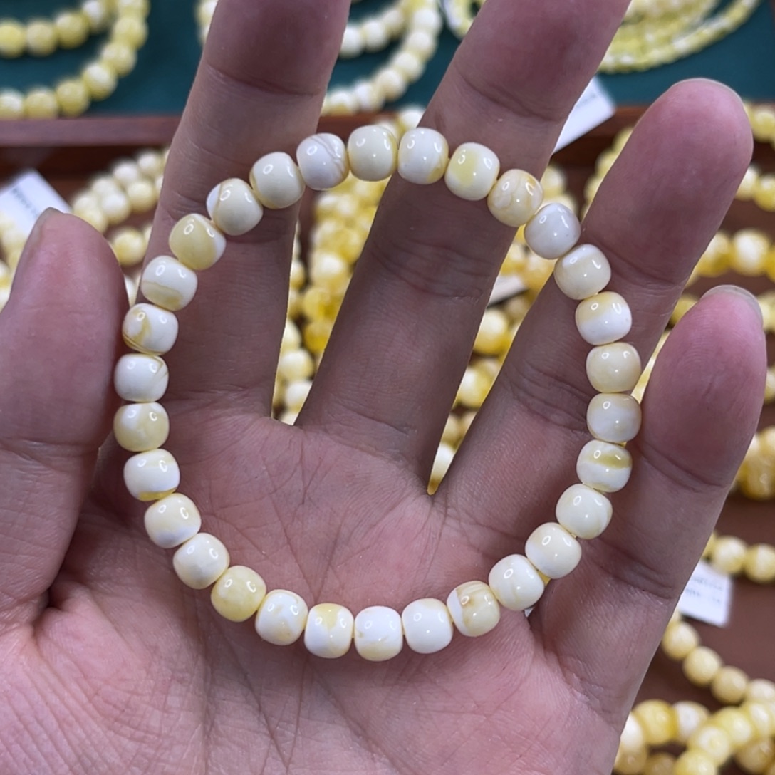 李***闻蜜蜡未镶嵌珠宝奇石7mm