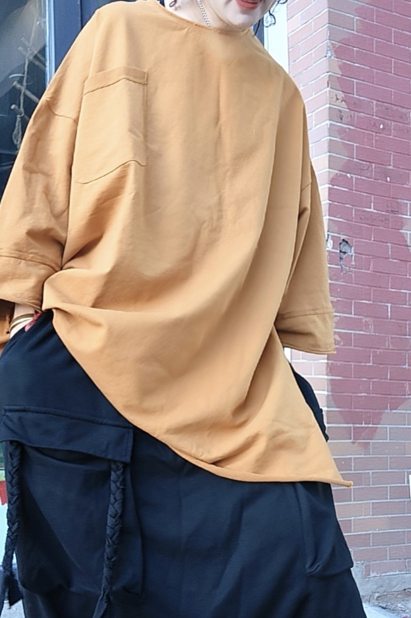 无吊牌沙洗做旧圆领开叉中袖T恤衫