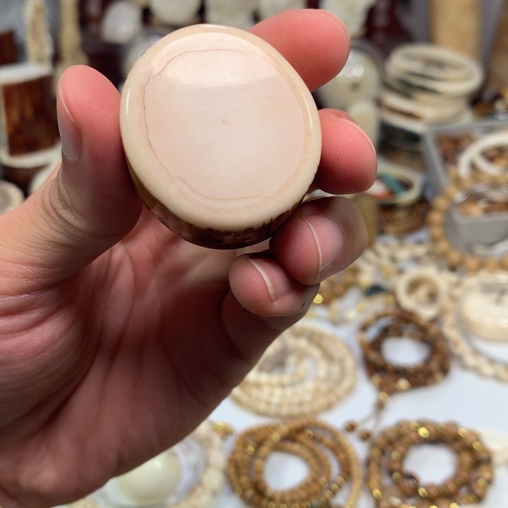 猛犸象牙把件微瑕墩子