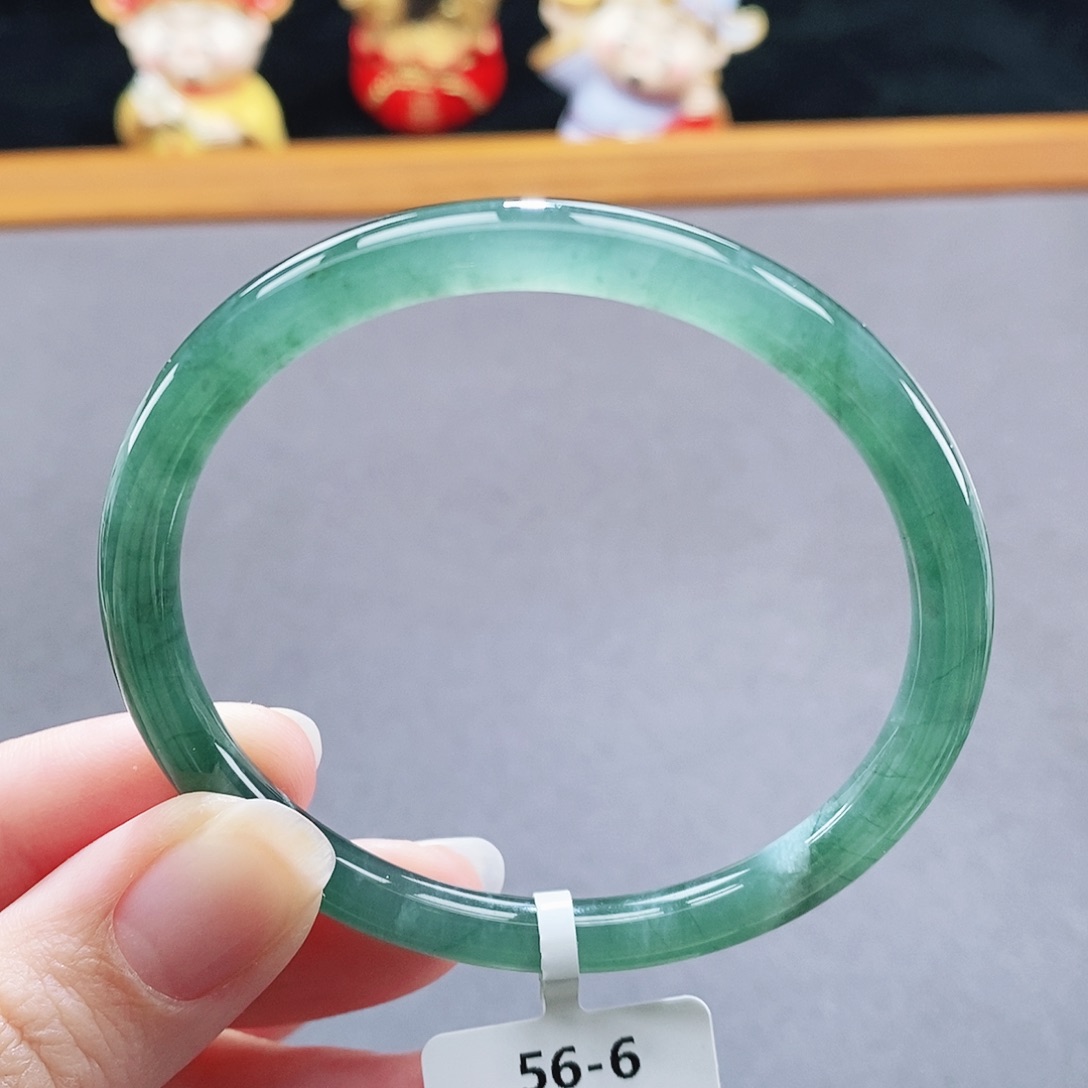 翡翠未镶嵌手镯50