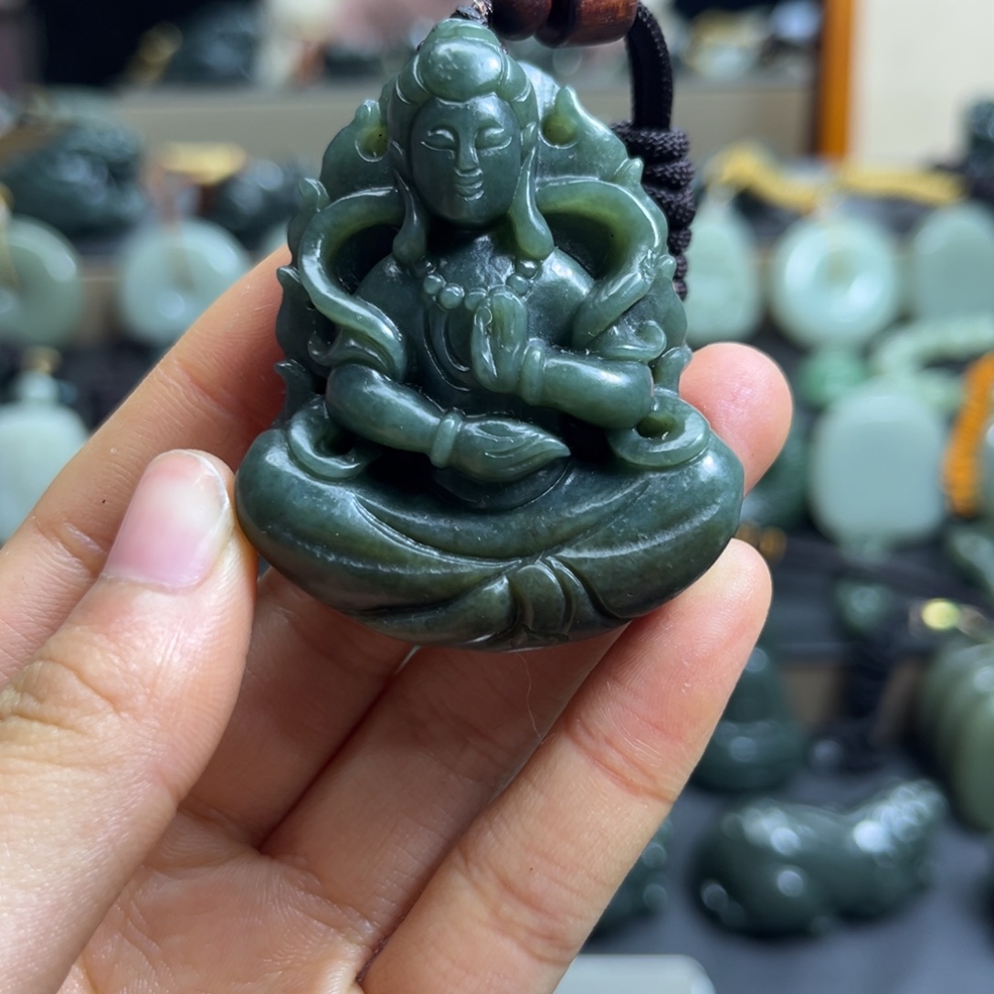 和田玉未镶嵌颈饰