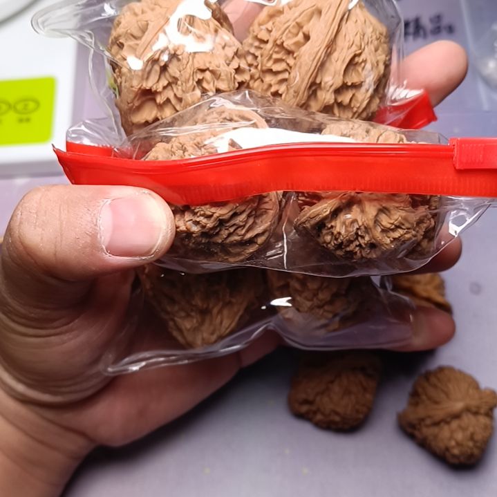 桃核把件福利多多财源广进