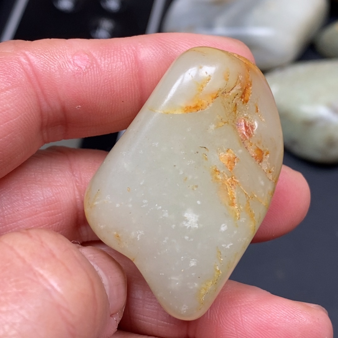 透闪石质玉挂件未镶嵌