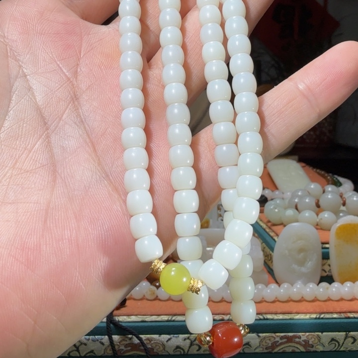 和田玉颈饰未镶嵌