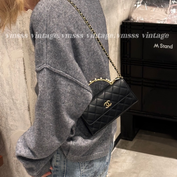 99新 Chanel/香奈儿 珍珠手柄kelly黑色羊皮单肩包 芯片款 /06761