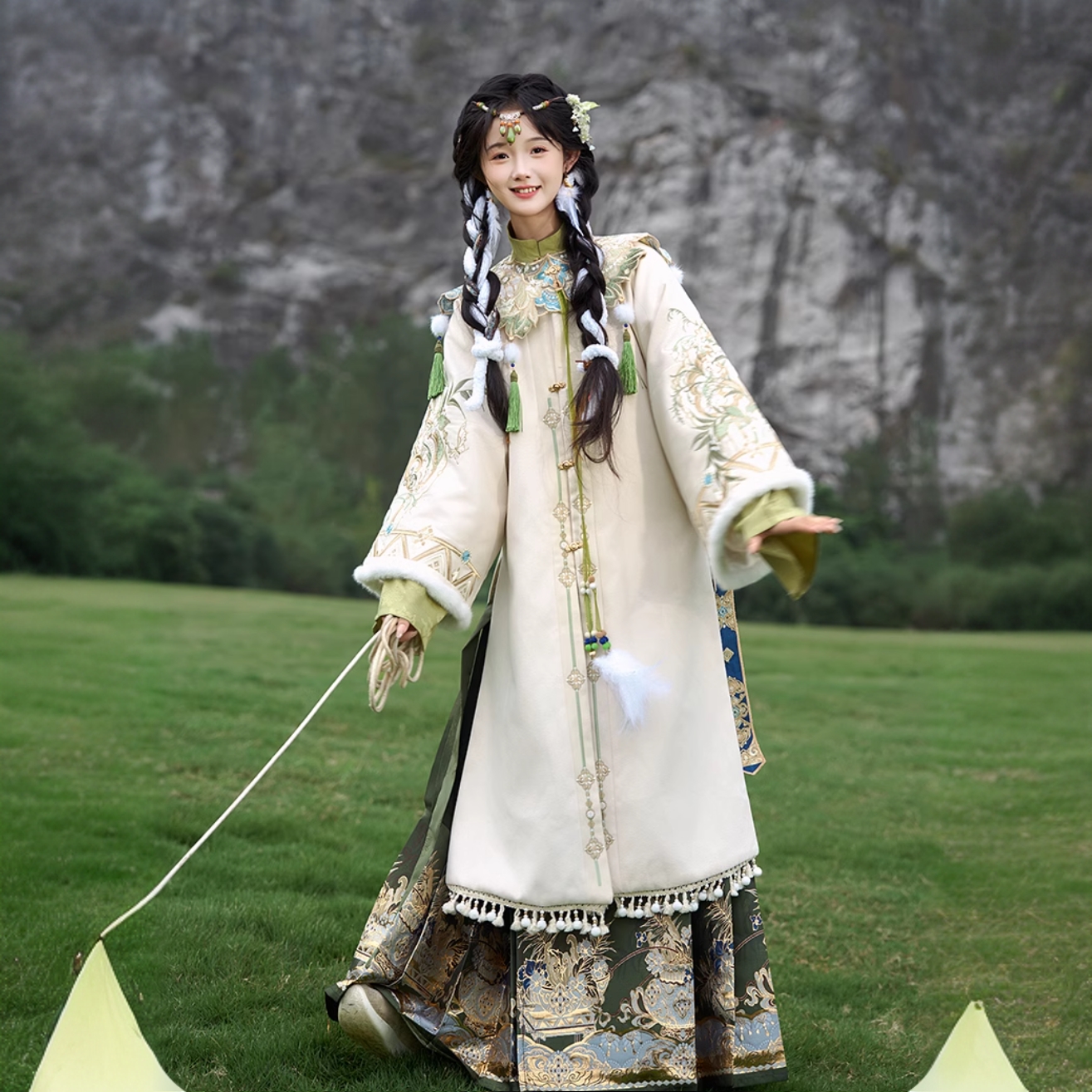 【苍山暮雪】原创明制汉服重工刺绣云肩秋冬圆领长袄马面裙