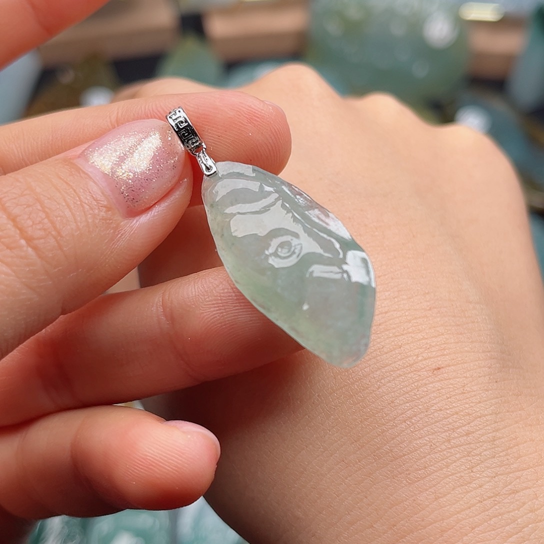 翡翠颈饰未镶嵌挂件