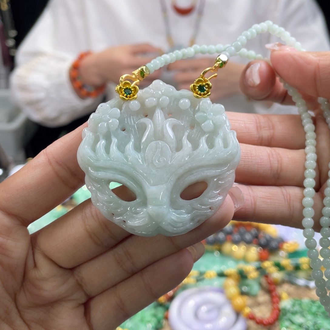 翡翠颈饰未镶嵌代编织