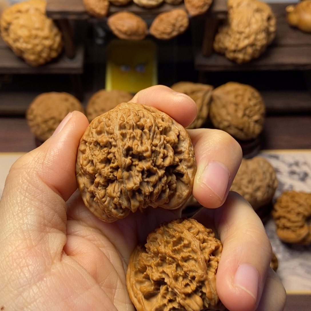 谢***飞文玩核桃把件全品满天星39