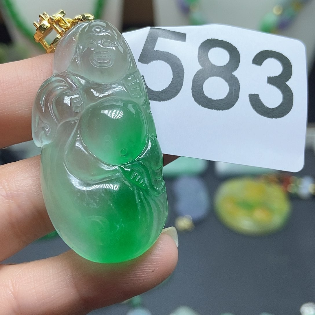 翡翠吊坠(赠链)未镶嵌