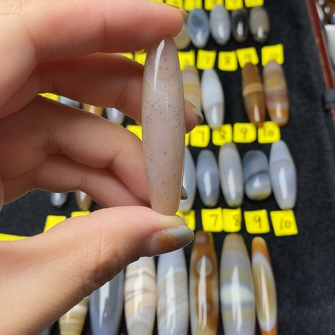 雅***珠玛瑙/玉髓未镶嵌颈饰