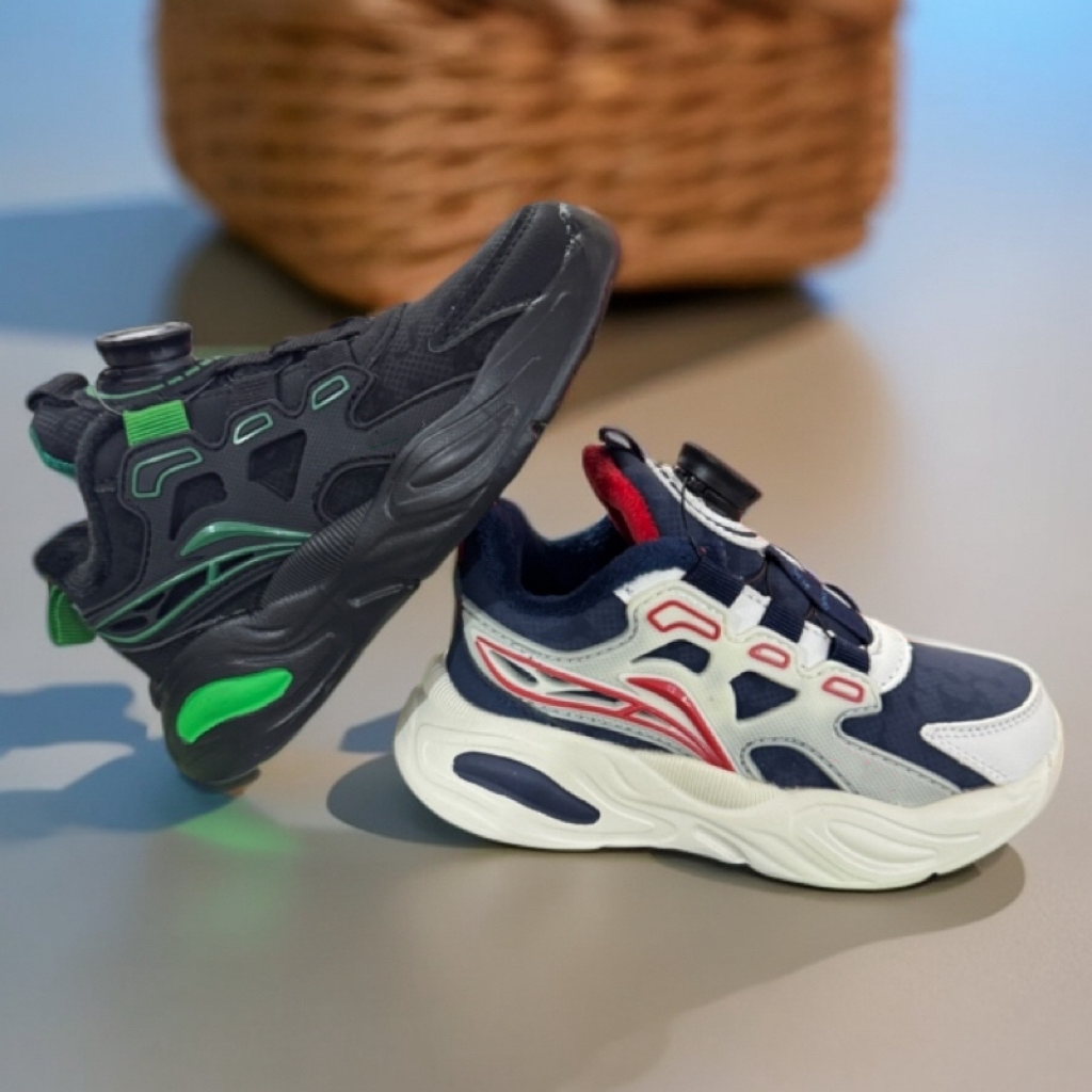 冬季新款儿童防水加绒二棉超轻软底机能运动鞋725