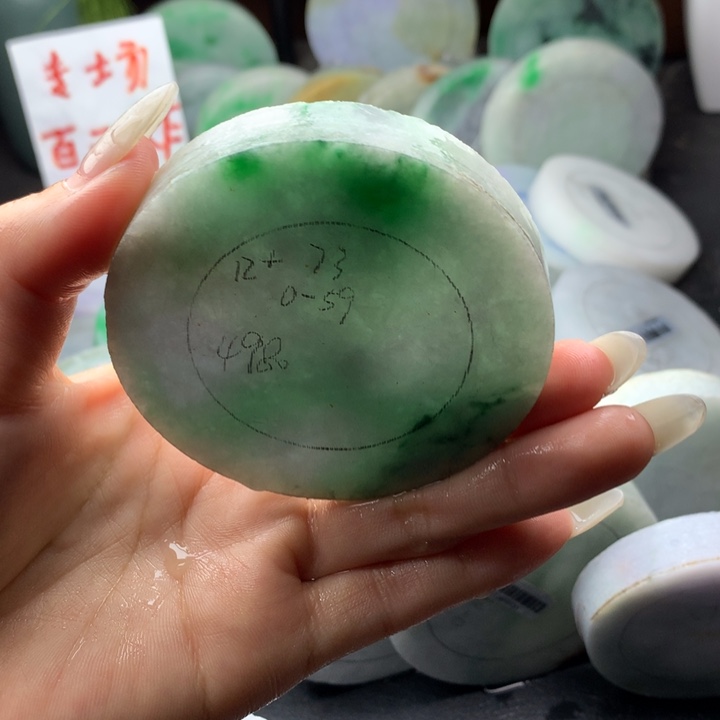 定制翡翠未镶嵌手镯
