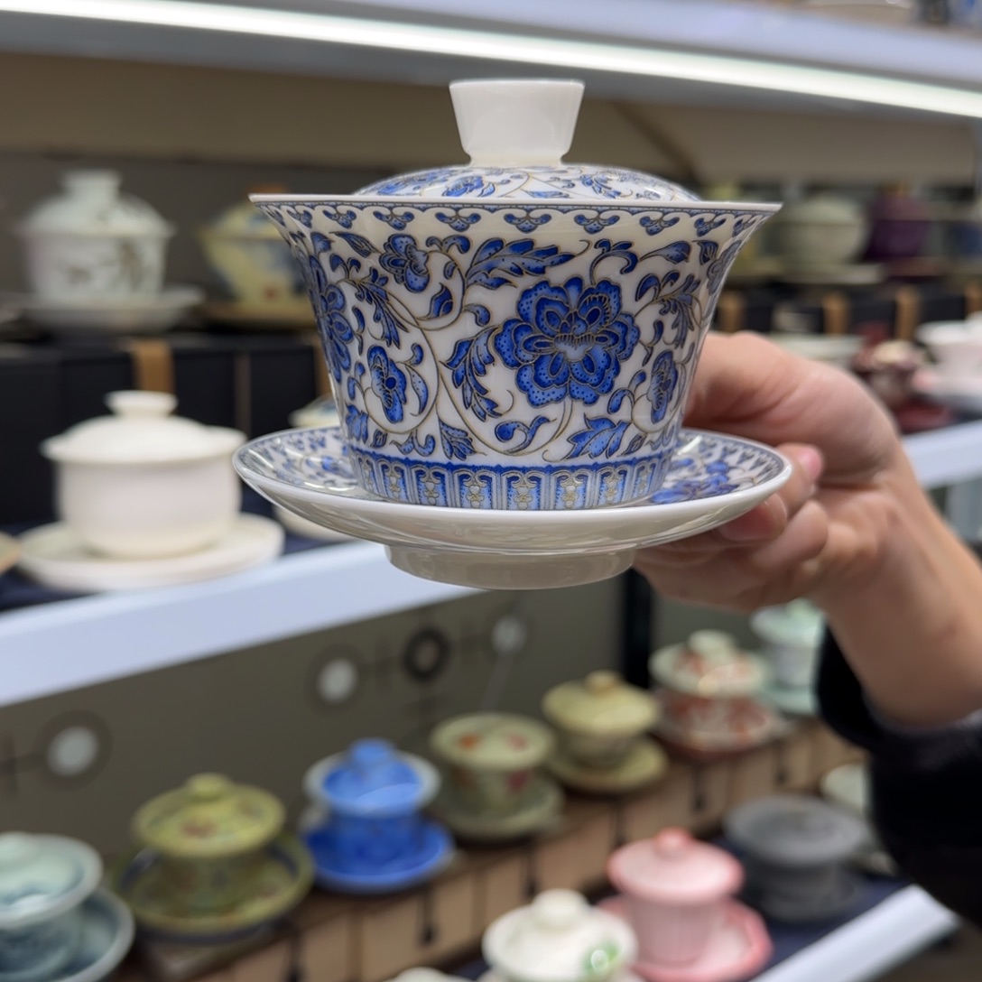 高温下的高温天气使人心情愉悦