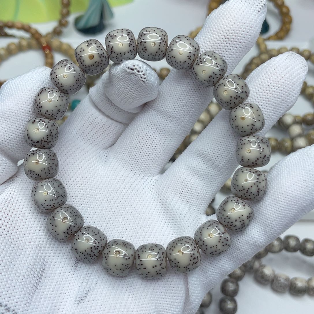 星月菩提手串11。11/10深灰黄金瞳牛毛星